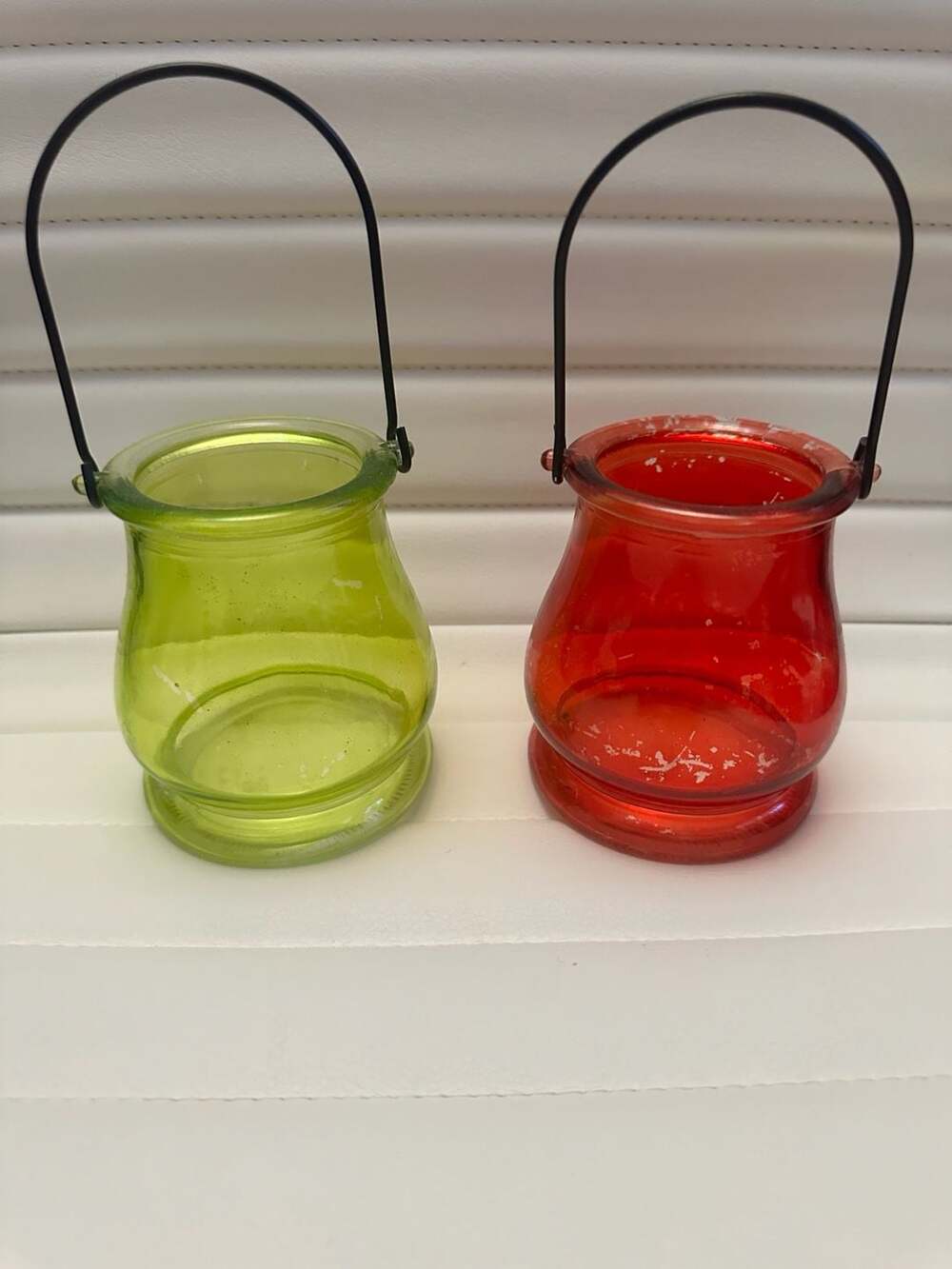 Glass Hanging Tealight Candle Lantern Set Red and Green with Wire Handle
